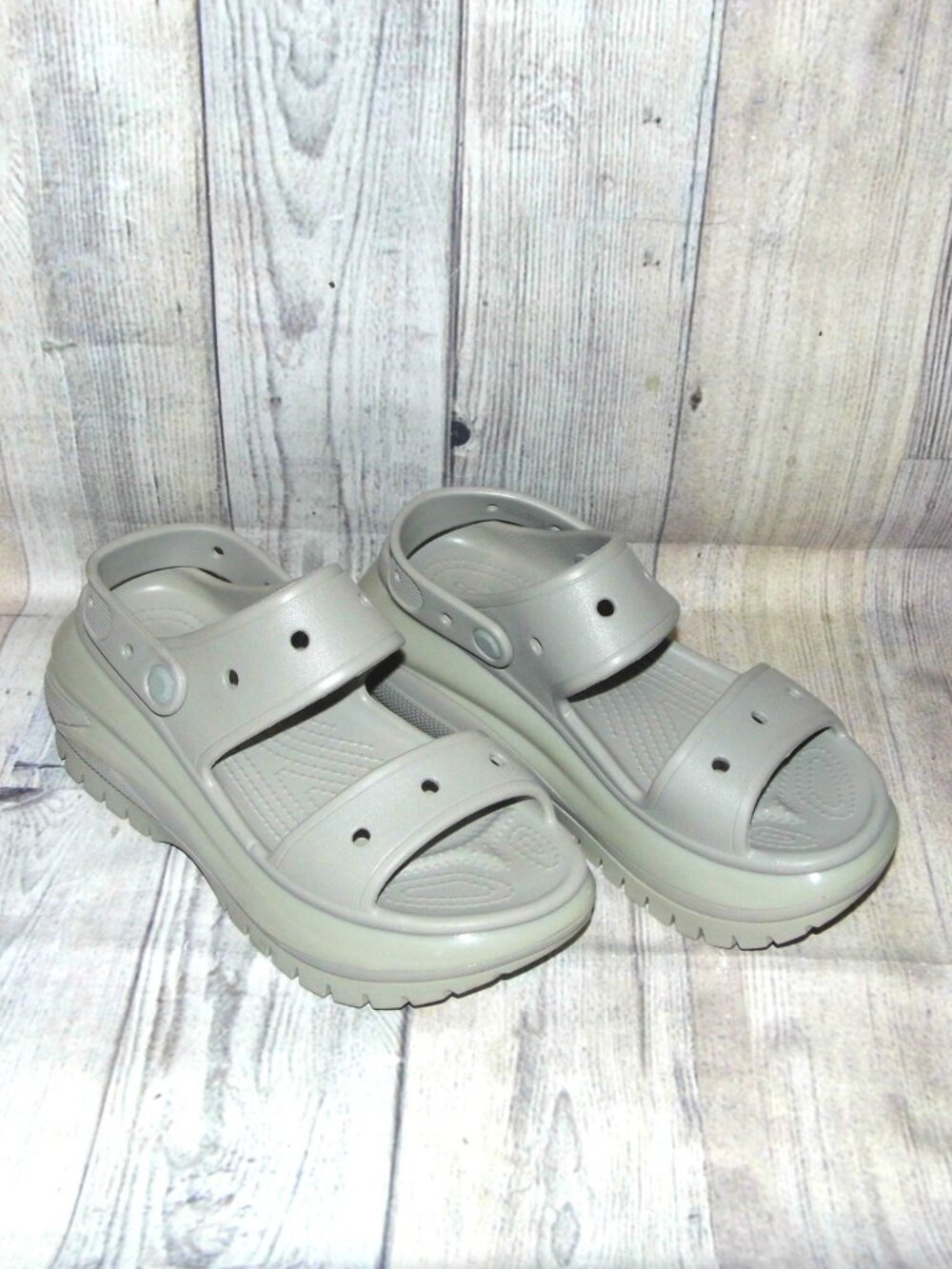 CROCS MegaCrush Elephant Gray Platform Sandals Womens Size 8